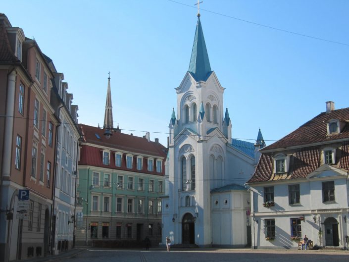 Kirketorv i Letland Foto Lilian Æ LArsen