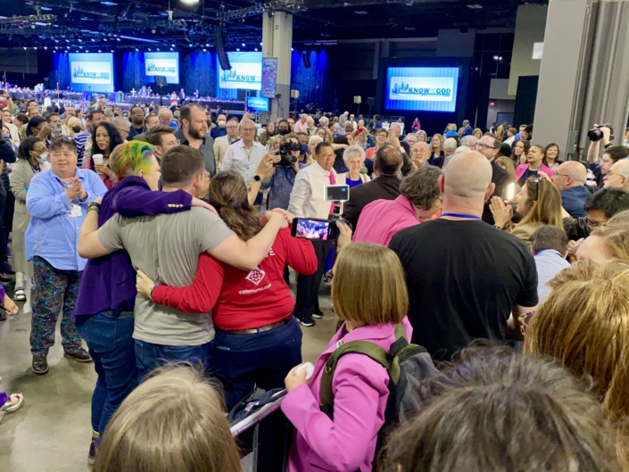 LGBTQIA+ kolleger fejrer at kirken tydeligt siger, at de har ret til at være i tjeneste i kirken