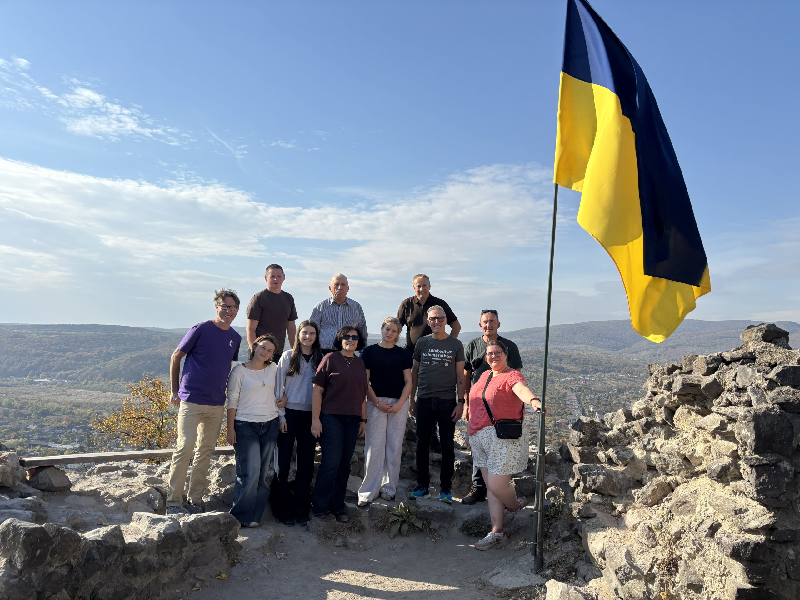 Borgruinene i nærheten av kirkesenteret "Under the Castle", Ukraine 2026